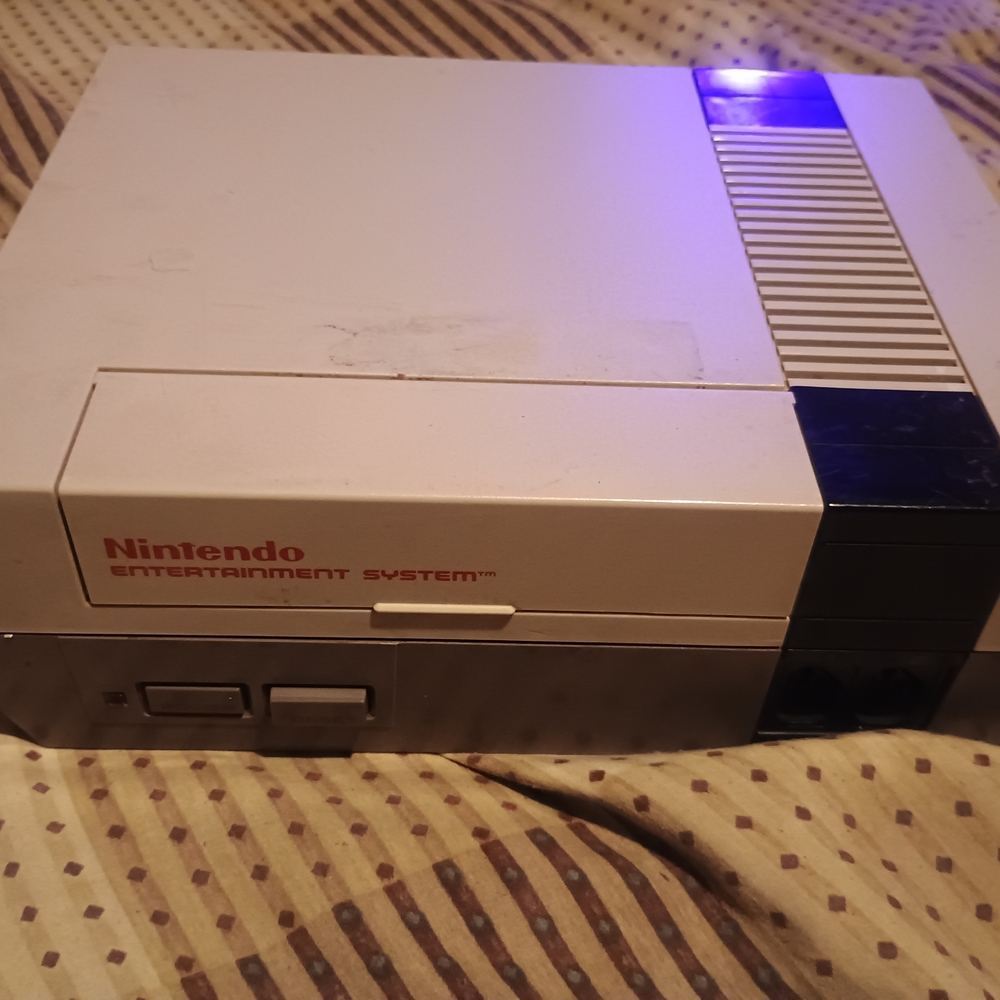 Nintendo Entertainment System - Classic Gray